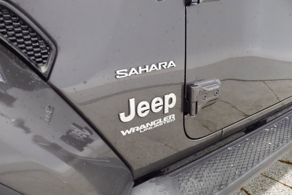 Used 2019 Jeep Wrangler Unlimited Sahara AWD/4WD image 16