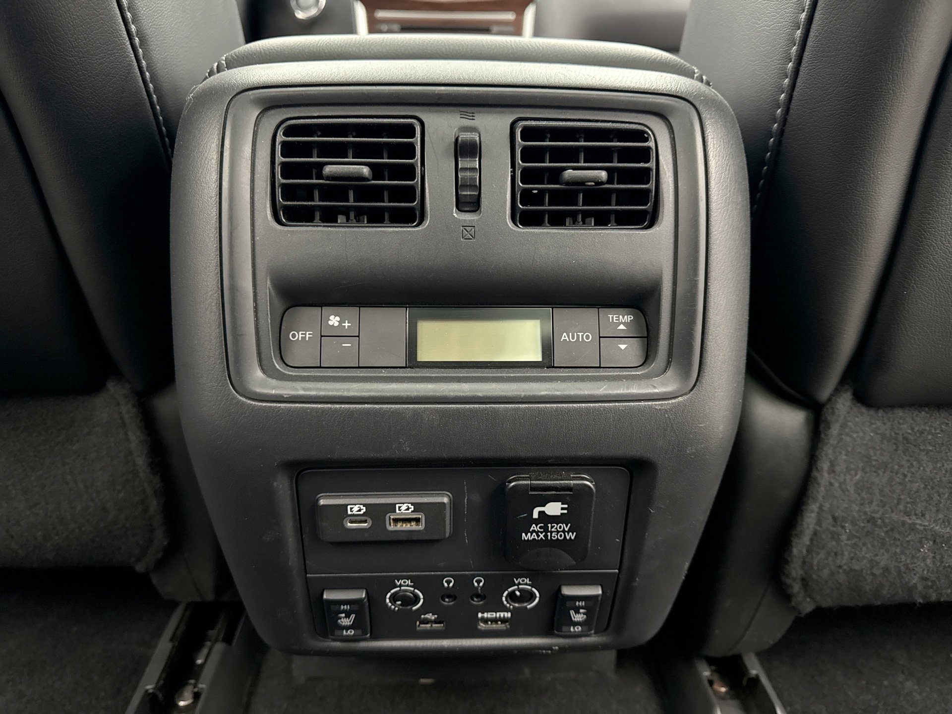 Used 2019 Nissan Pathfinder Platinum image 22