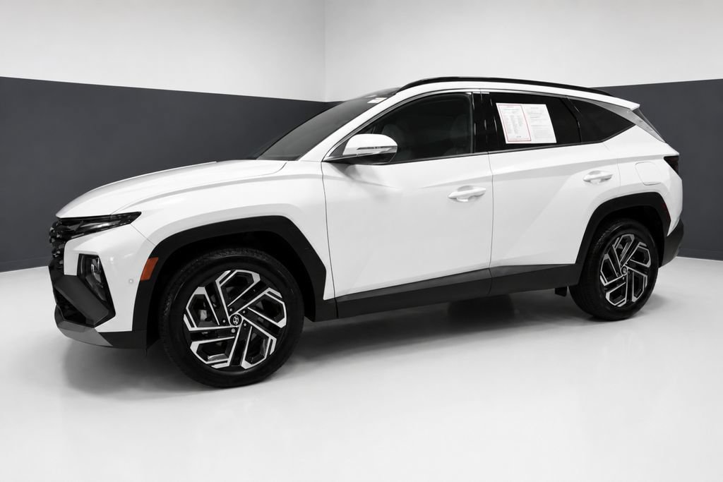Used 2025 Hyundai Tucson Limited AWD/4WD image 2