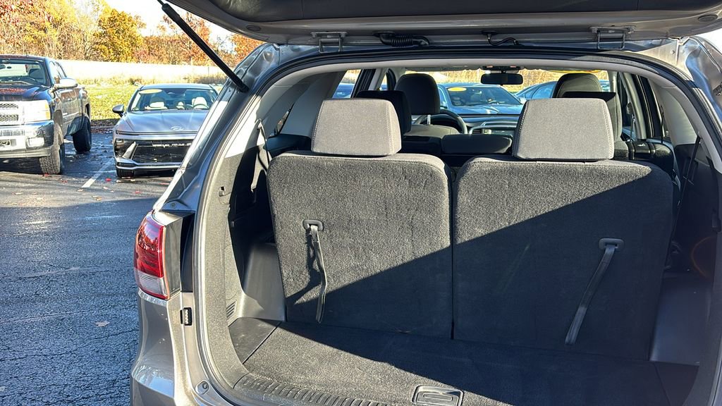 Used 2019 Kia Sorento LX image 34