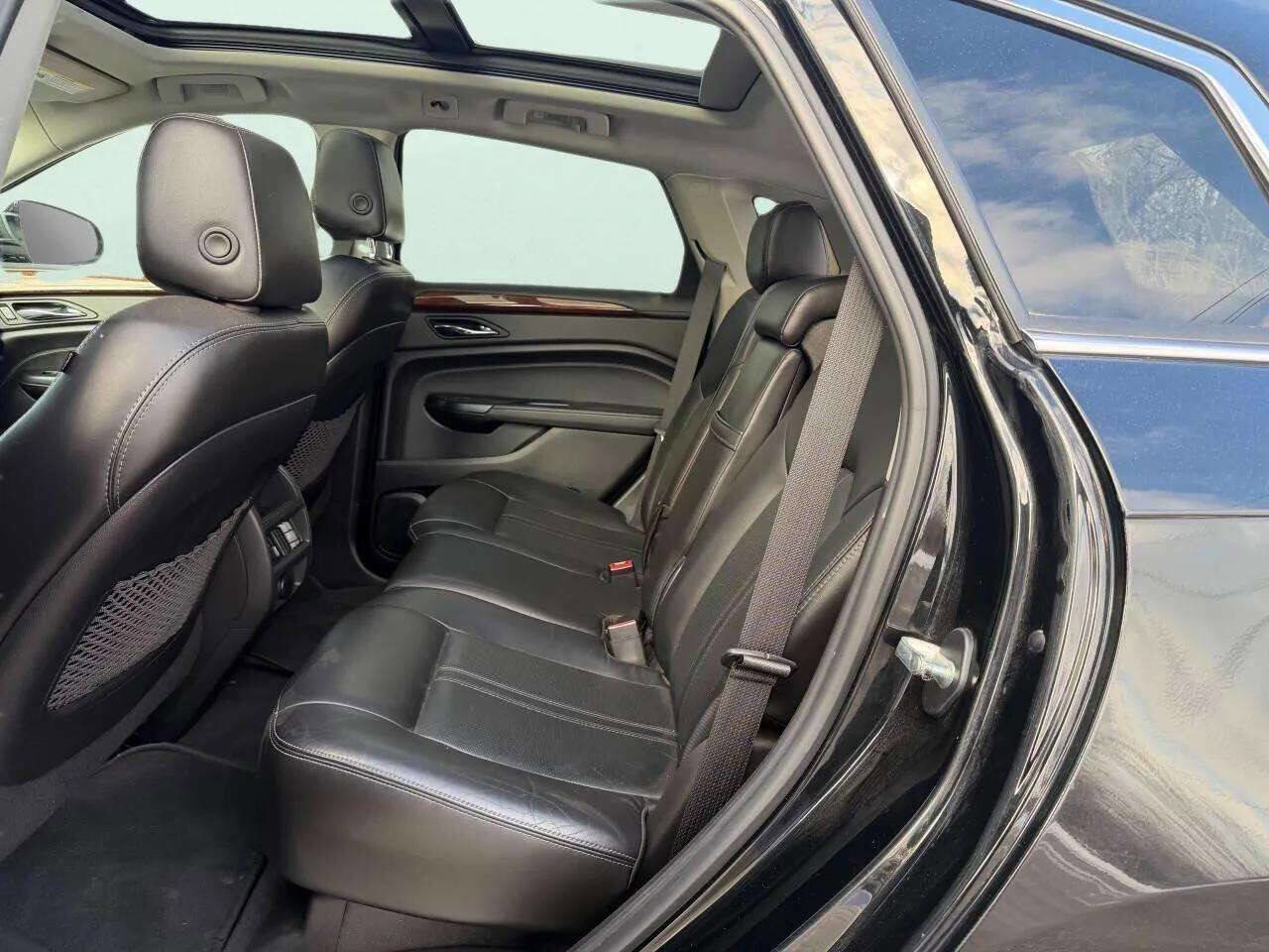 Used 2015 Cadillac SRX Luxury image 10