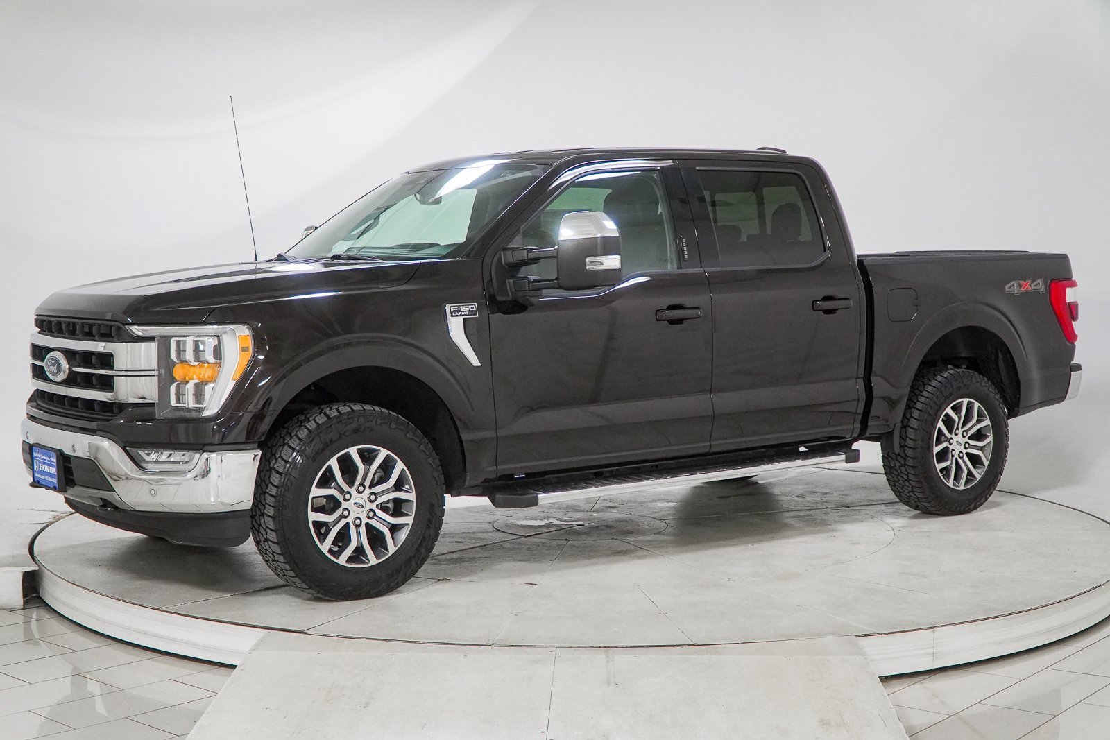 Used 2021 Ford F150 Lariat w/ Max Trailer Tow Package image 4