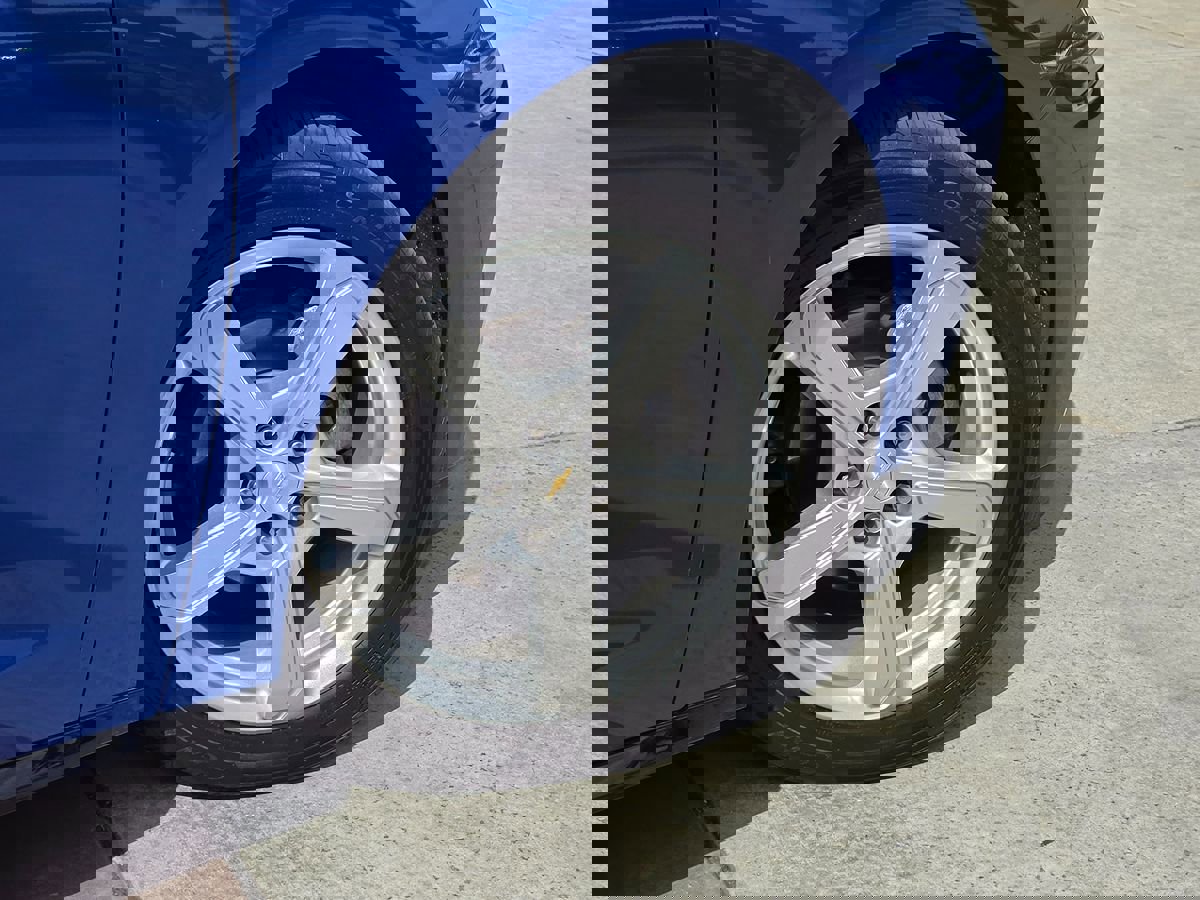 Used 2017 Chevrolet Volt LT w/ Comfort Package image 14