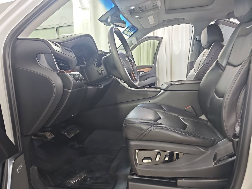 Certified 2018 Cadillac Escalade ESV Luxury AWD/4WD image 21