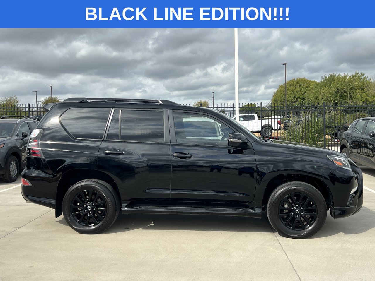 Used 2023 Lexus GX 460 w/ Black Line Special Edition AWD/4WD image 3