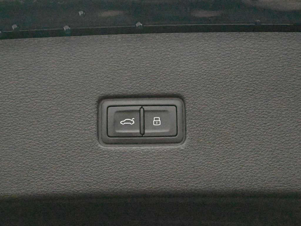 Used 2022 Audi SQ8 Prestige image 18