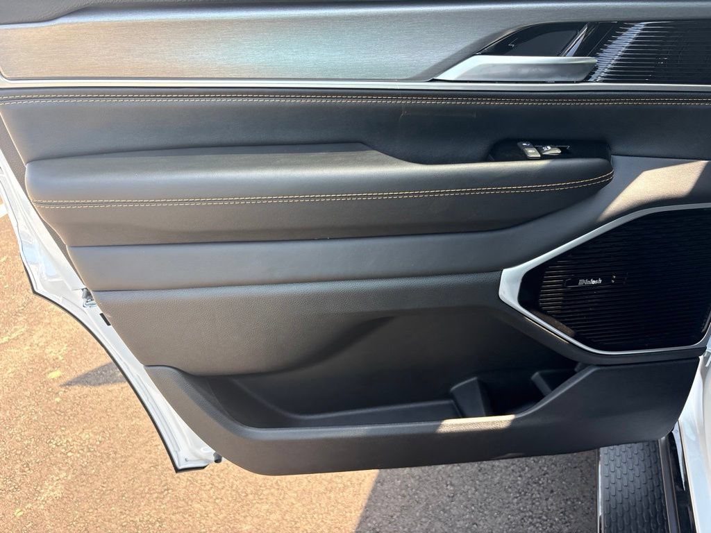 New 2026 Jeep Grand Wagoneer 4WD image 31
