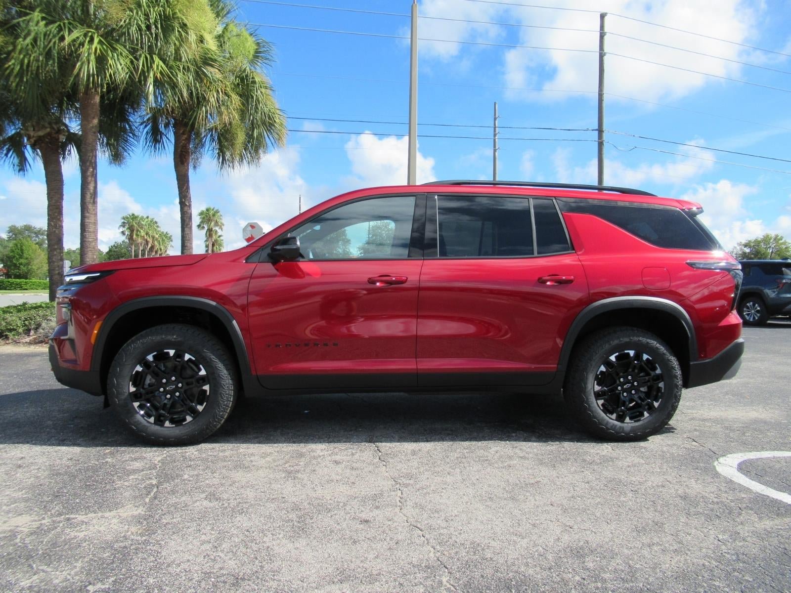 New 2027 Chevrolet Traverse Z71 w/ Enhanced Driving Package AWD/4WD image 2
