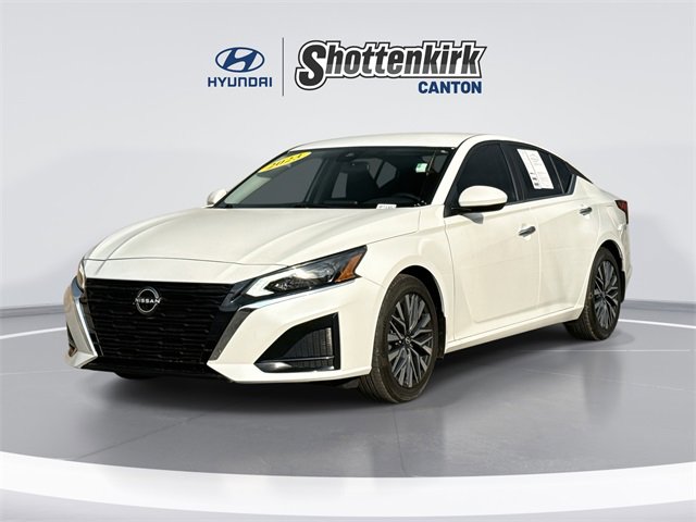 Used 2023 Nissan Altima 2.5 SV