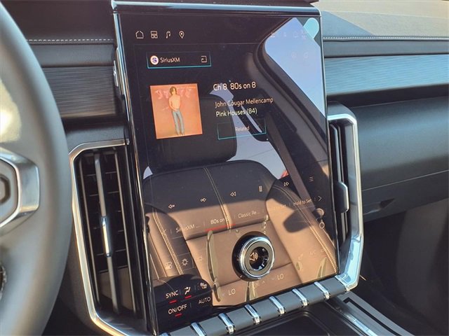New 2026 GMC Acadia Elevation image 10