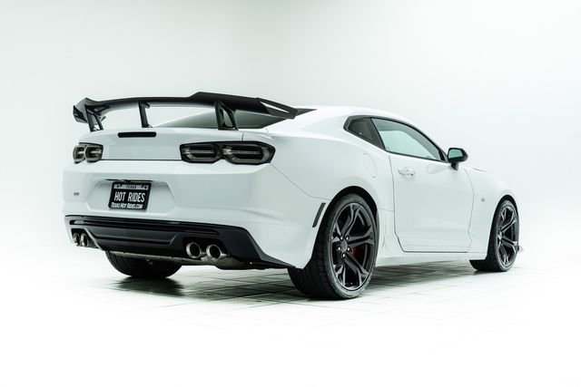 Used 2019 Chevrolet Camaro SS RWD image 12