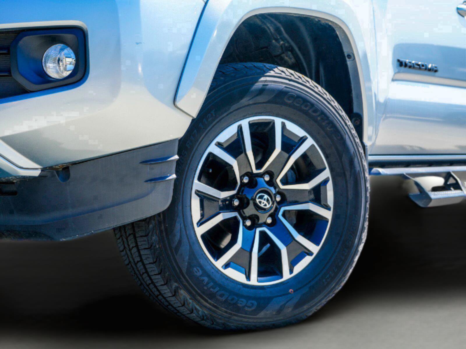 Used 2023 Toyota Tacoma TRD Sport AWD/4WD image 2