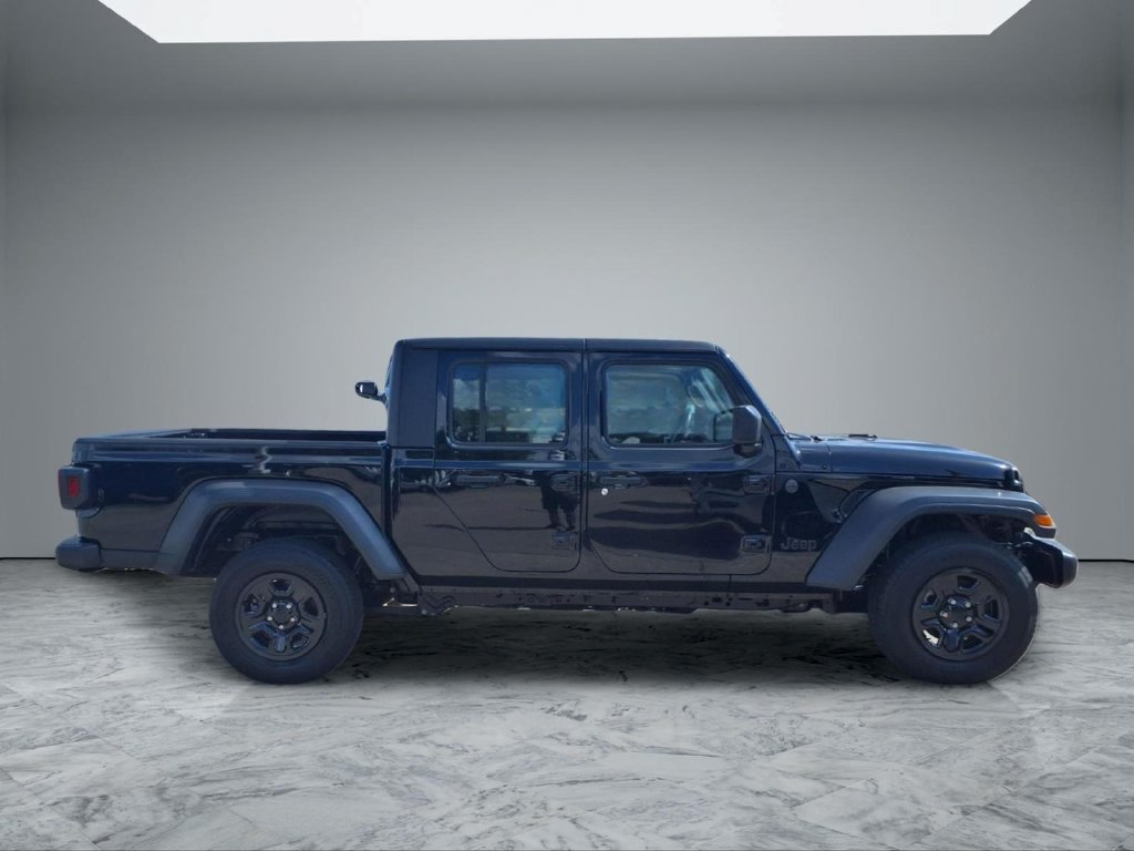 Used 2024 Jeep Gladiator Sport AWD/4WD image 8