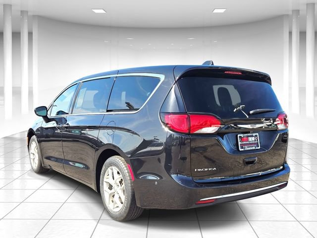 Used 2019 Chrysler Pacifica Touring Plus w/ Advanced Safetytec Group FWD image 3