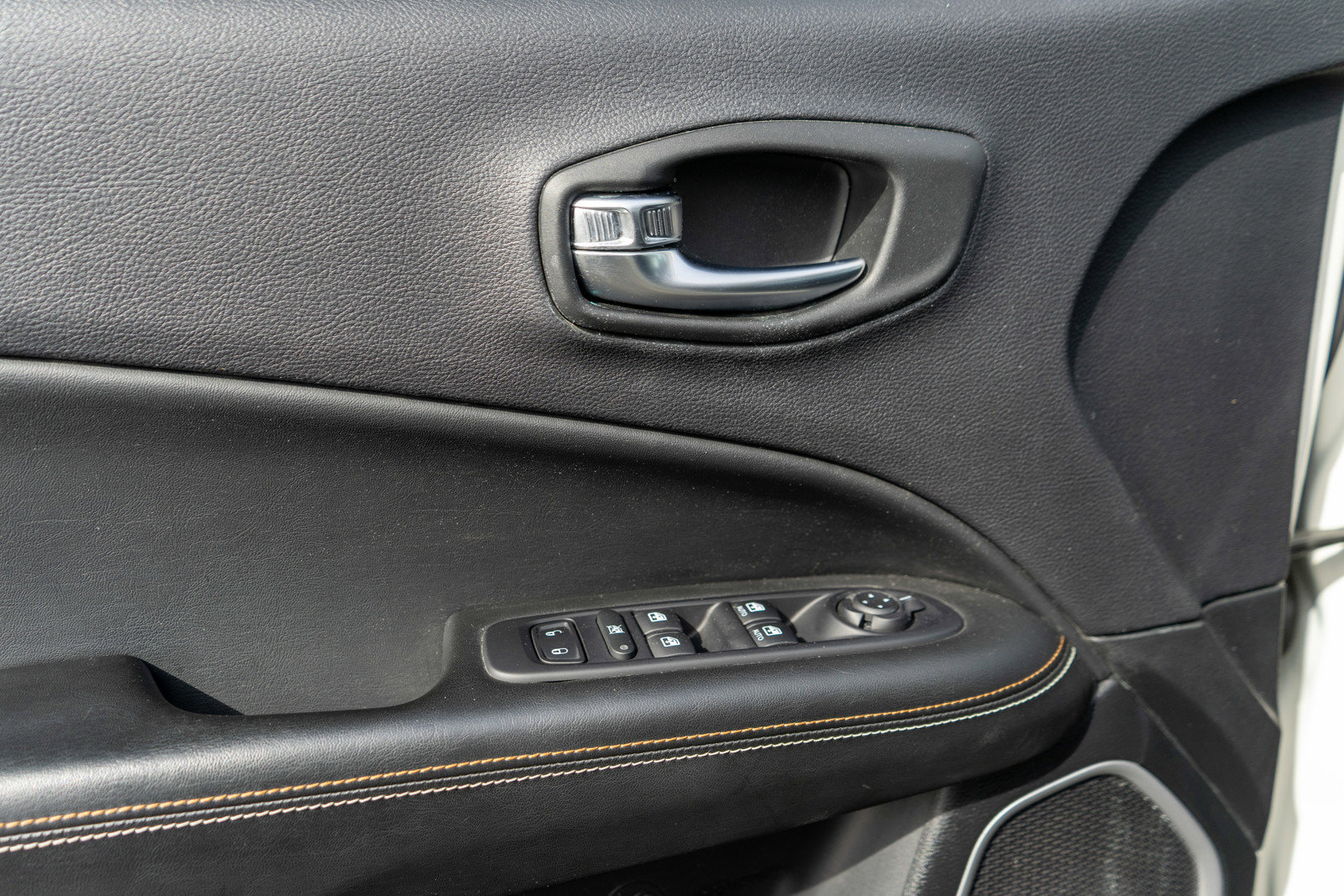 Used 2019 Jeep Compass Latitude w/ Popular Equipment Group image 14