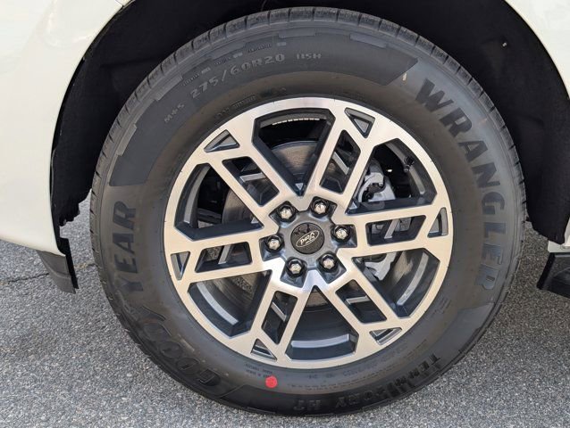 New 2026 Ford Expedition Active image 13