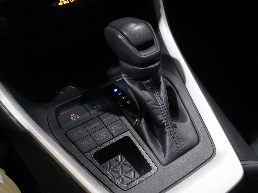 Used 2023 Toyota RAV4 XLE image 29