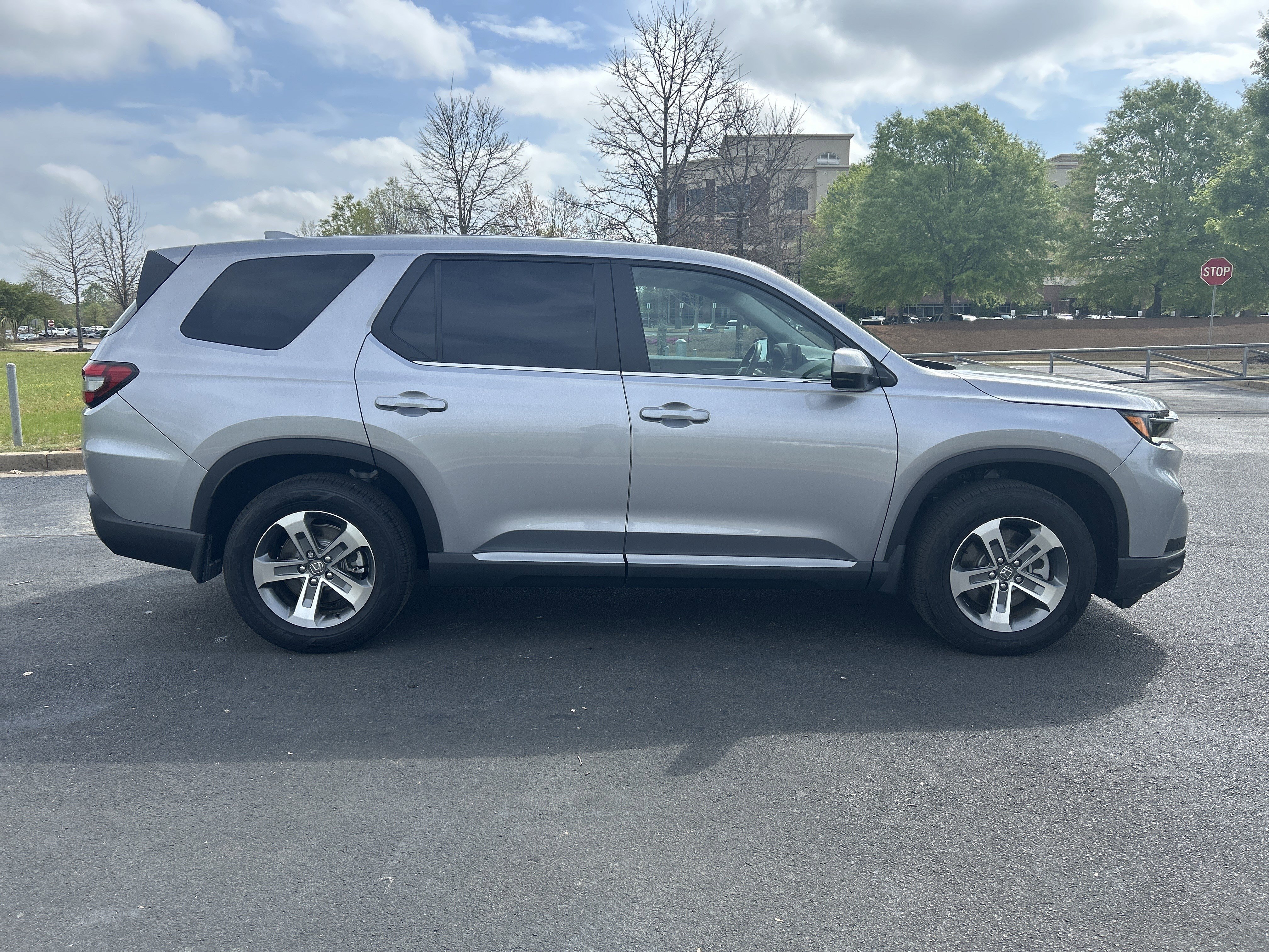 Certified 2025 Honda Pilot EX-L image 10