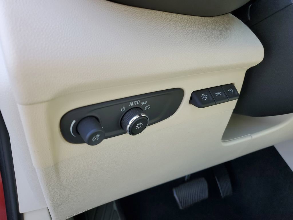 Used 2022 Buick Envision Essence w/ Technology Package I FWD image 13