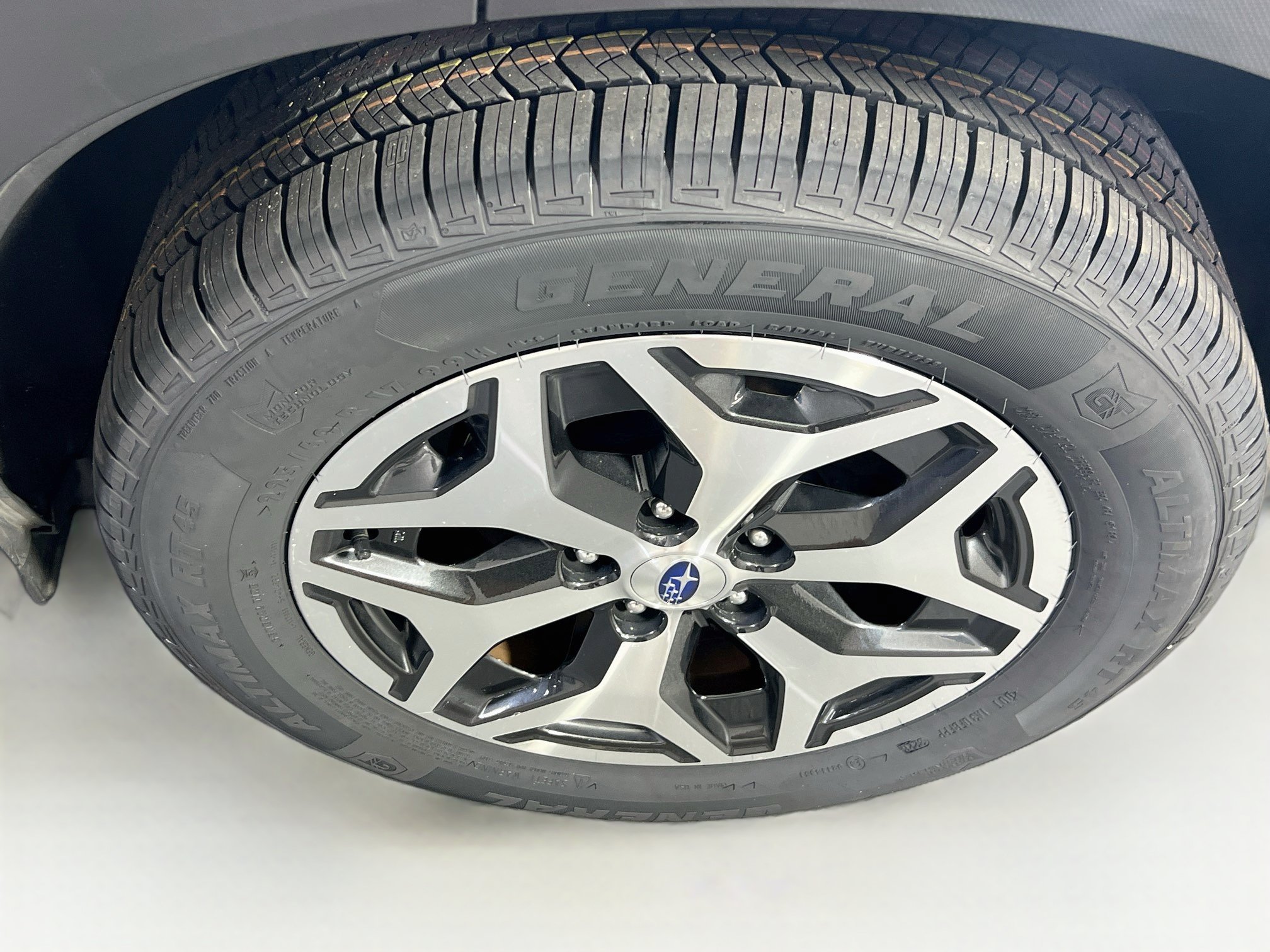 Used 2023 Subaru Forester Premium AWD/4WD image 30