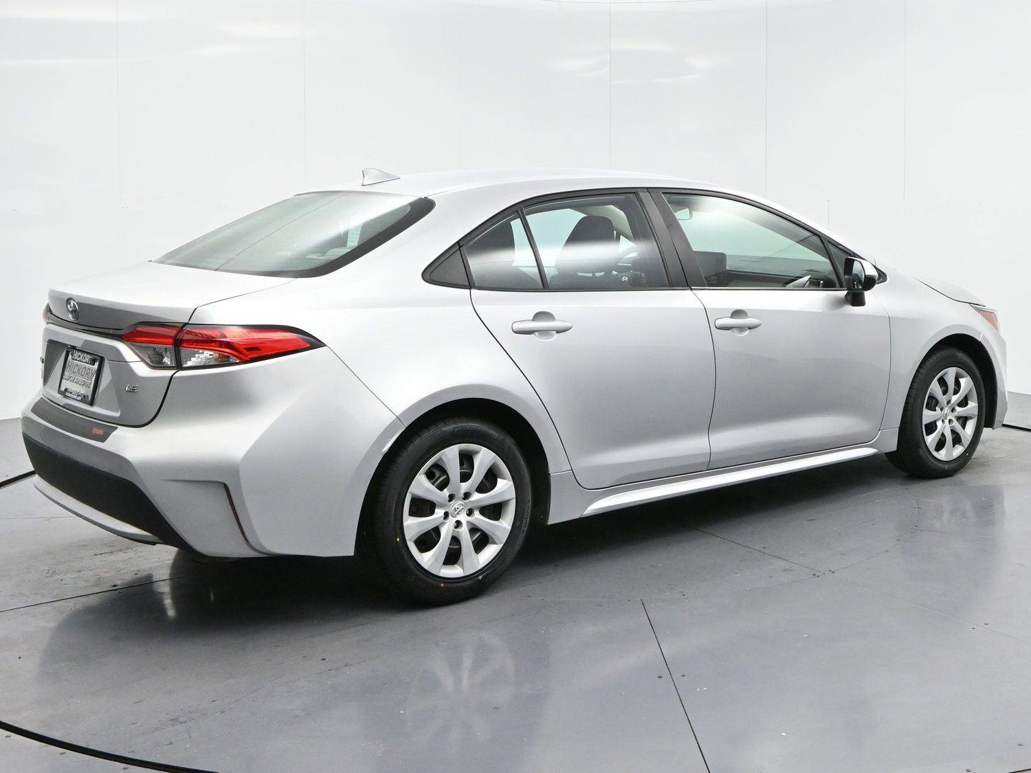 Used 2022 Toyota Corolla LE FWD image 7