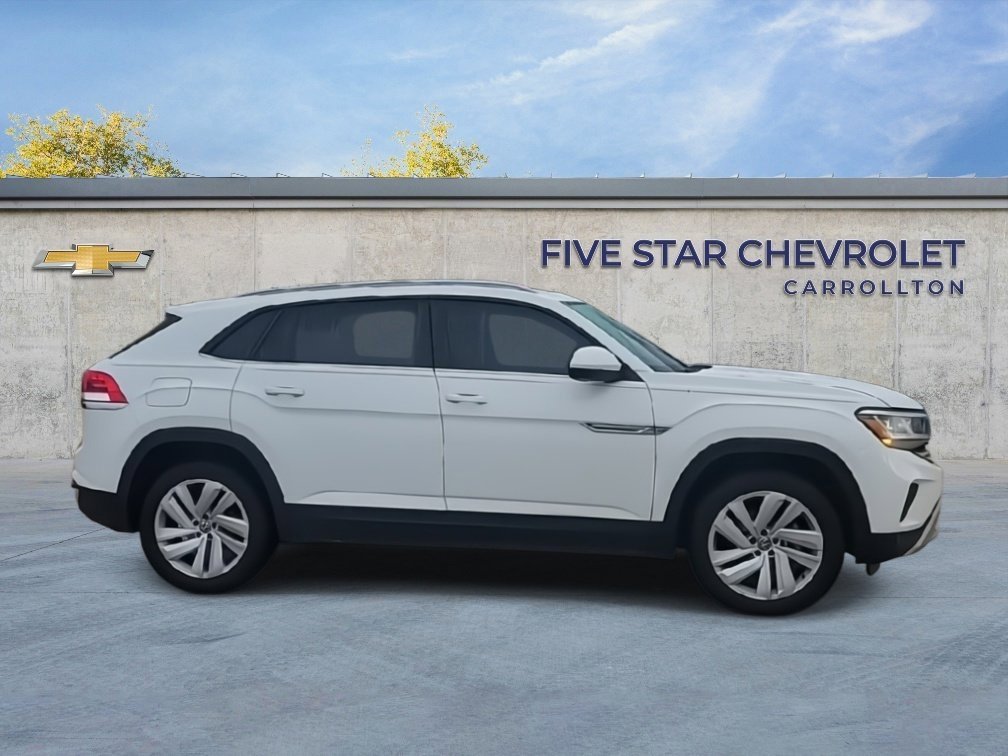 Used 2020 Volkswagen Atlas Cross Sport SE w/ Towing Package image 9