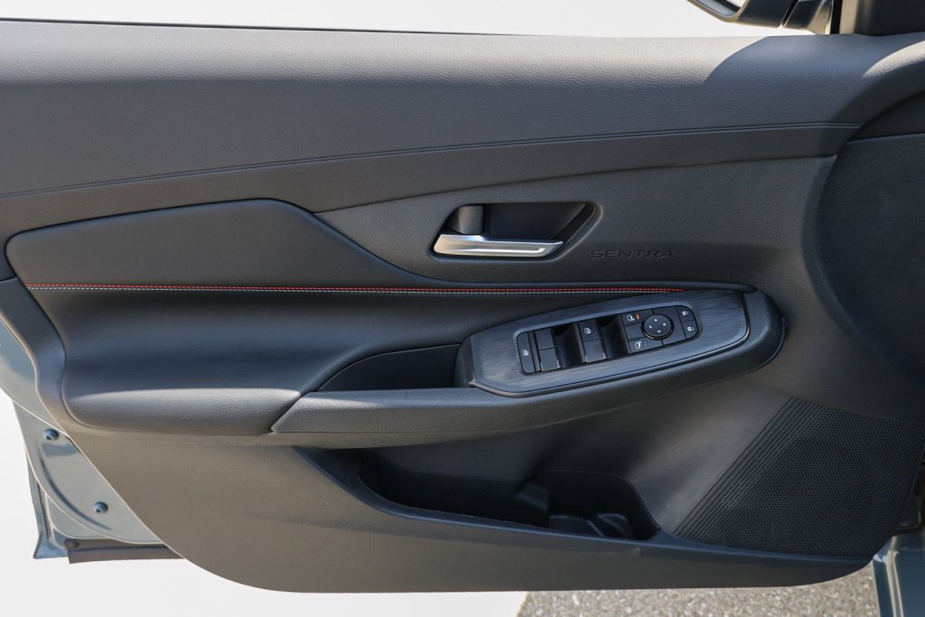 New 2027 Nissan Sentra SR FWD image 23