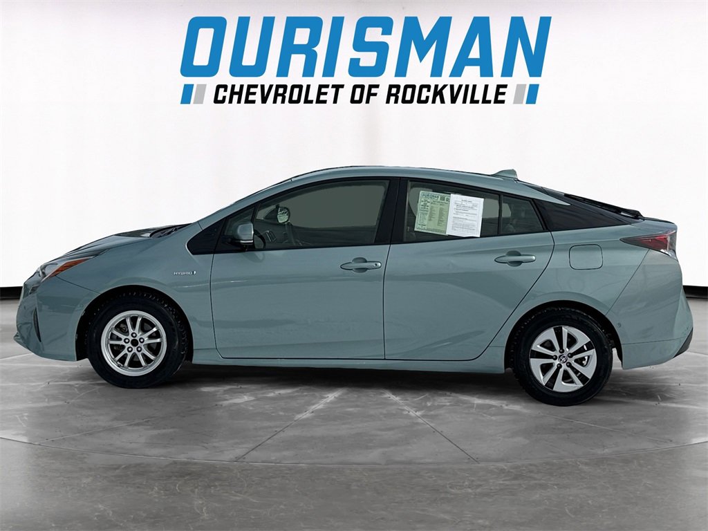 Used 2017 Toyota Prius Three image 3