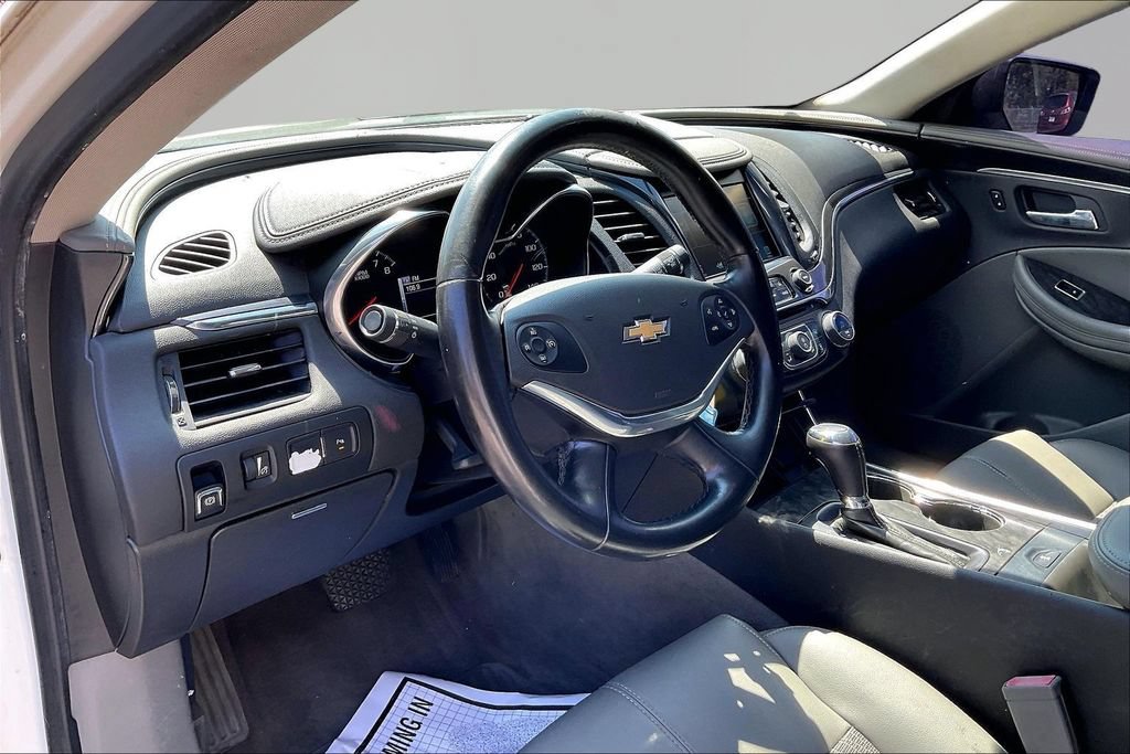 Used 2014 Chevrolet Impala LT w/ Convenience Package FWD image 19