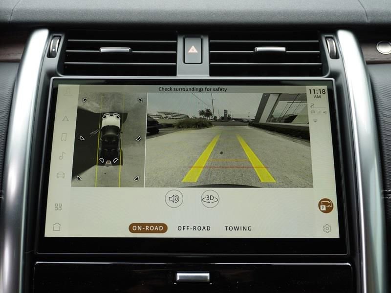 New 2024 Land Rover Discovery Dynamic SE AWD/4WD image 12