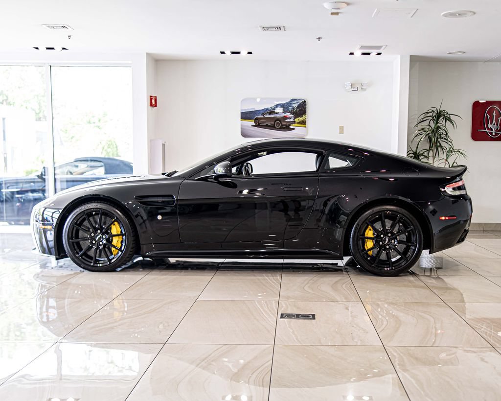 Used 2017 Aston Martin V12 Vantage S RWD image 6