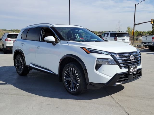 Used 2024 Nissan Rogue Platinum image 4