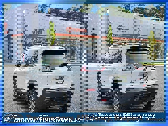 Used 2022 Jeep Cherokee Trailhawk image 6