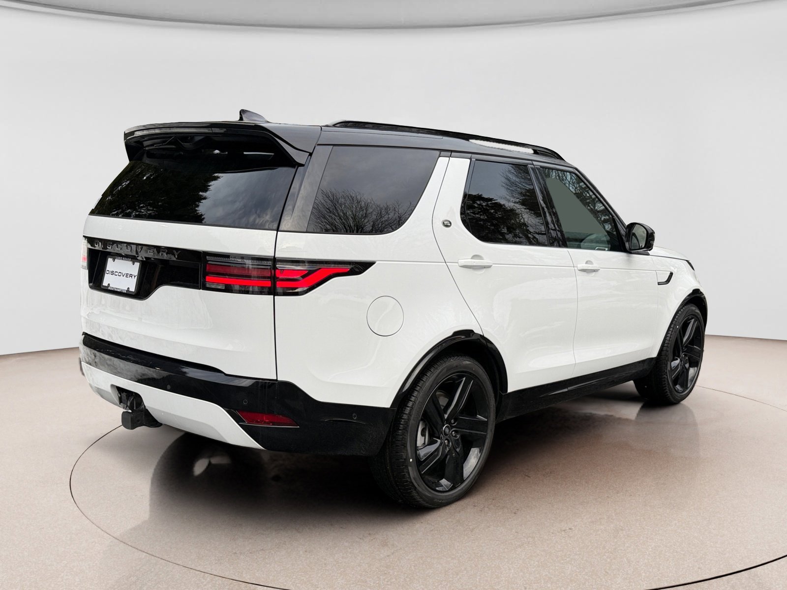 New 2026 Land Rover Discovery Dynamic SE image 5