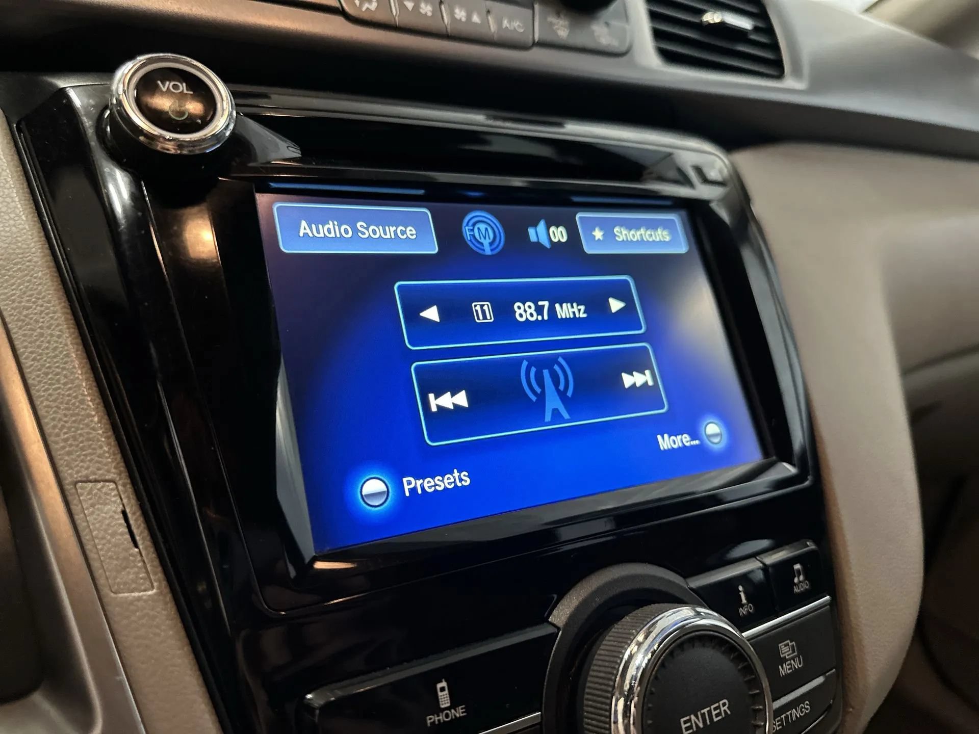 Used 2014 Honda Odyssey EX-L image 18
