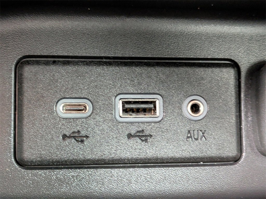 Used 2023 Chevrolet Equinox LS w/ LS Convenience Package image 27