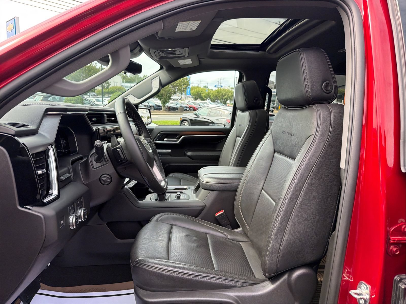 Used 2024 GMC Sierra 1500 Denali w/ Denali Reserve Package AWD/4WD image 9