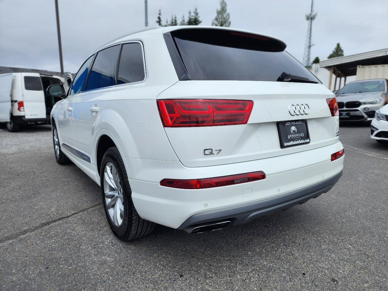 Used 2017 Audi Q7 3.0T Premium AWD/4WD image 8