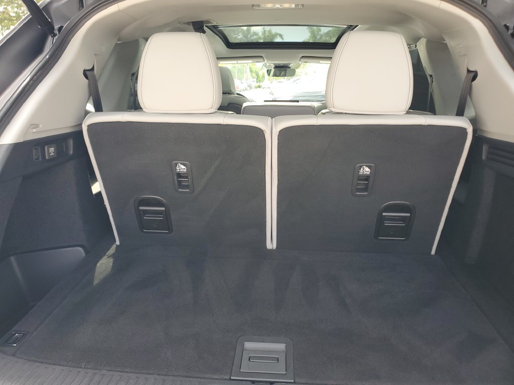 Certified 2024 Acura MDX w/ Technology Package FWD image 8
