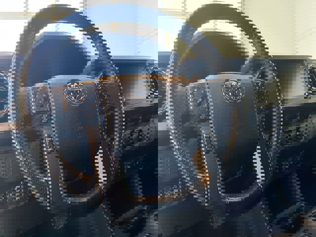 Used 2023 Toyota Tacoma TRD Off-Road image 14