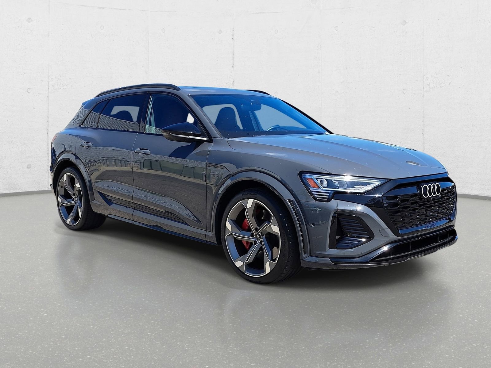 Used 2024 Audi SQ8 e-tron Premium Plus w/ Black Optic Package image 3