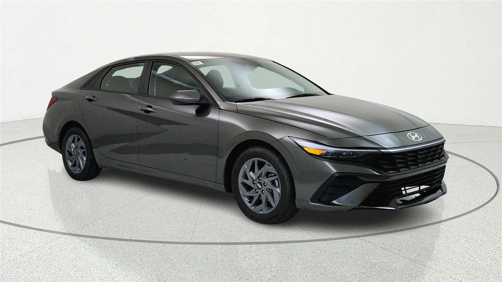 Used 2024 Hyundai Elantra SEL FWD image 1
