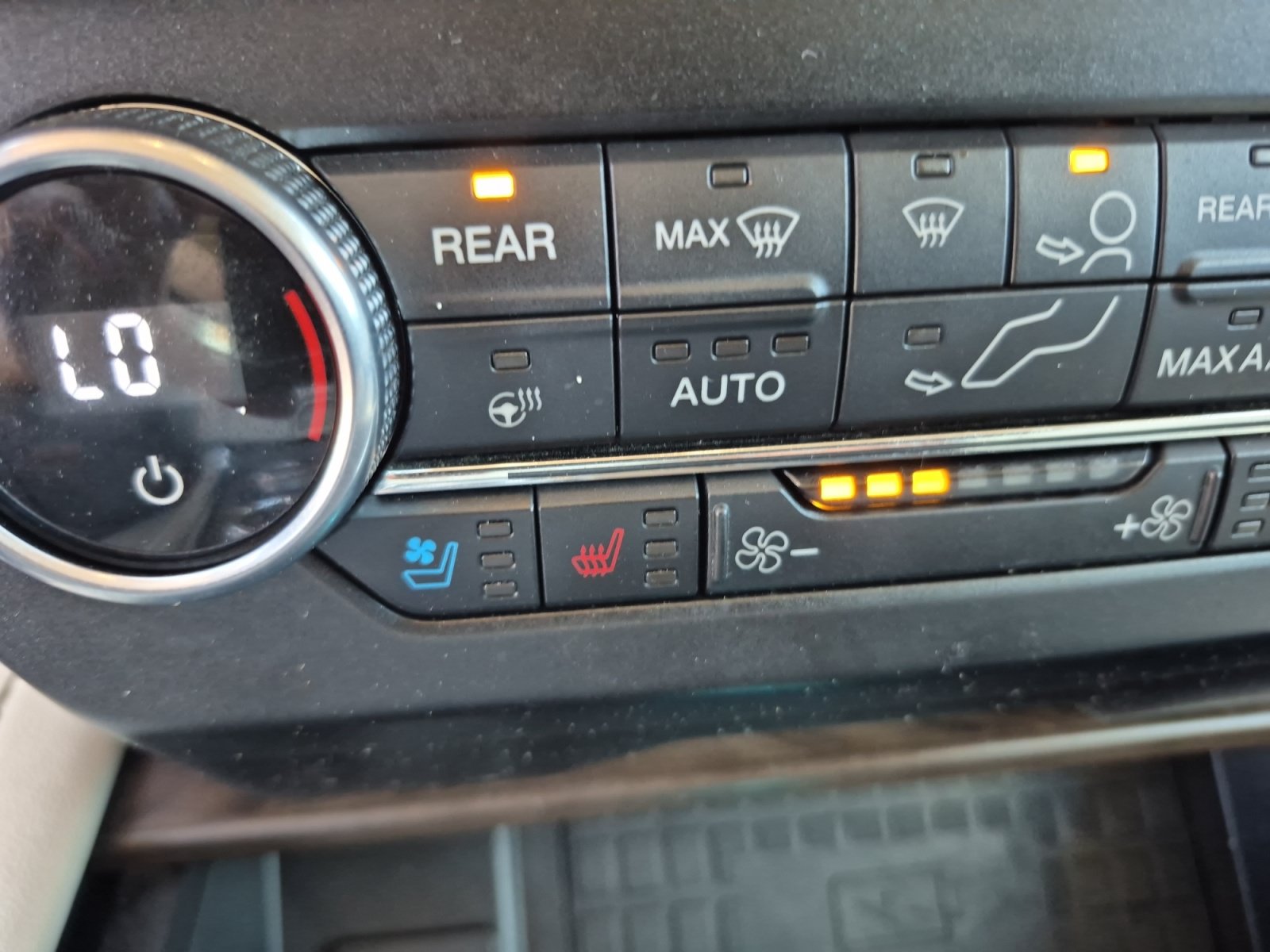 Used 2018 Ford Expedition Platinum AWD/4WD image 36