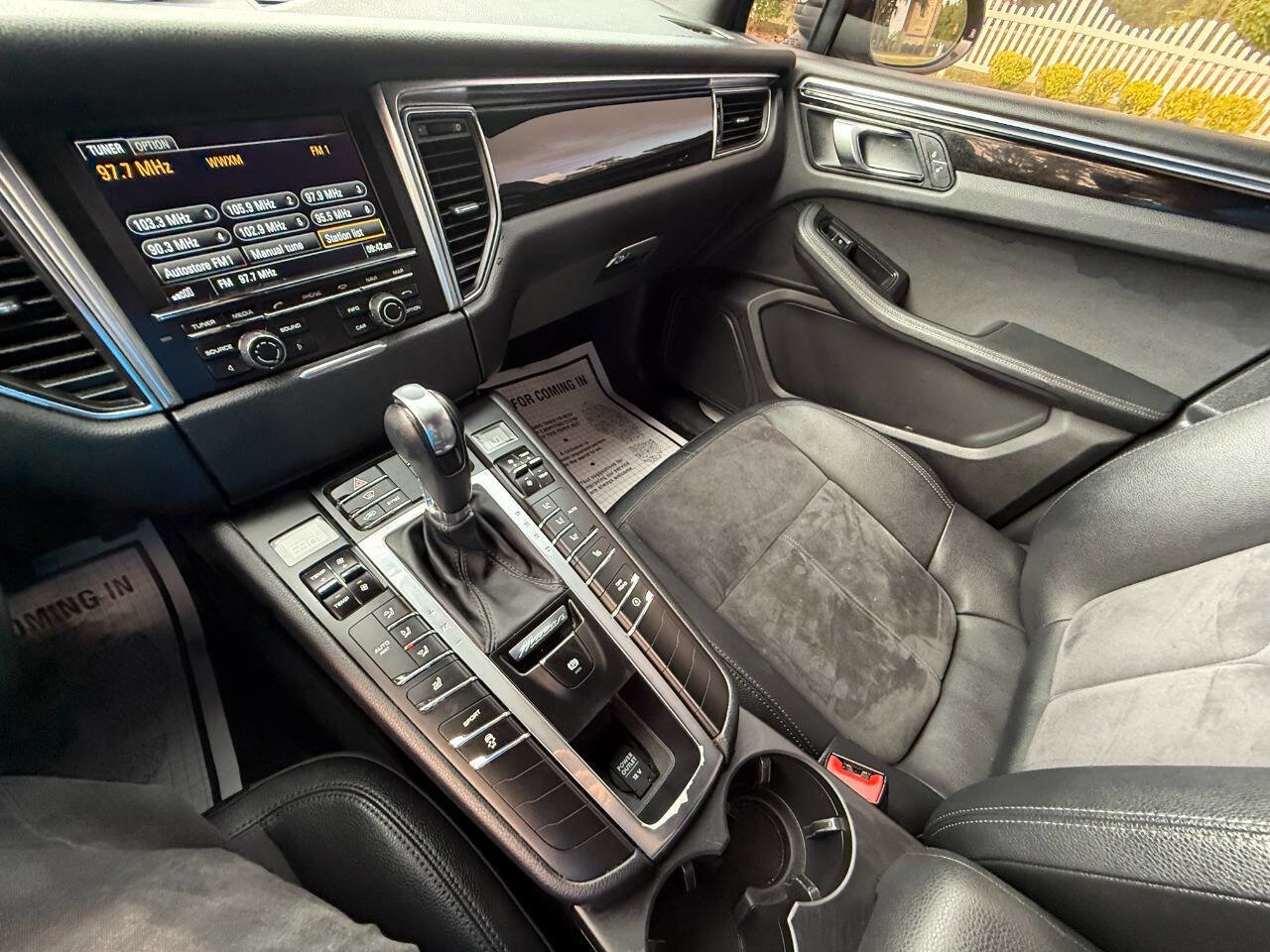 Used 2015 Porsche Macan S image 21