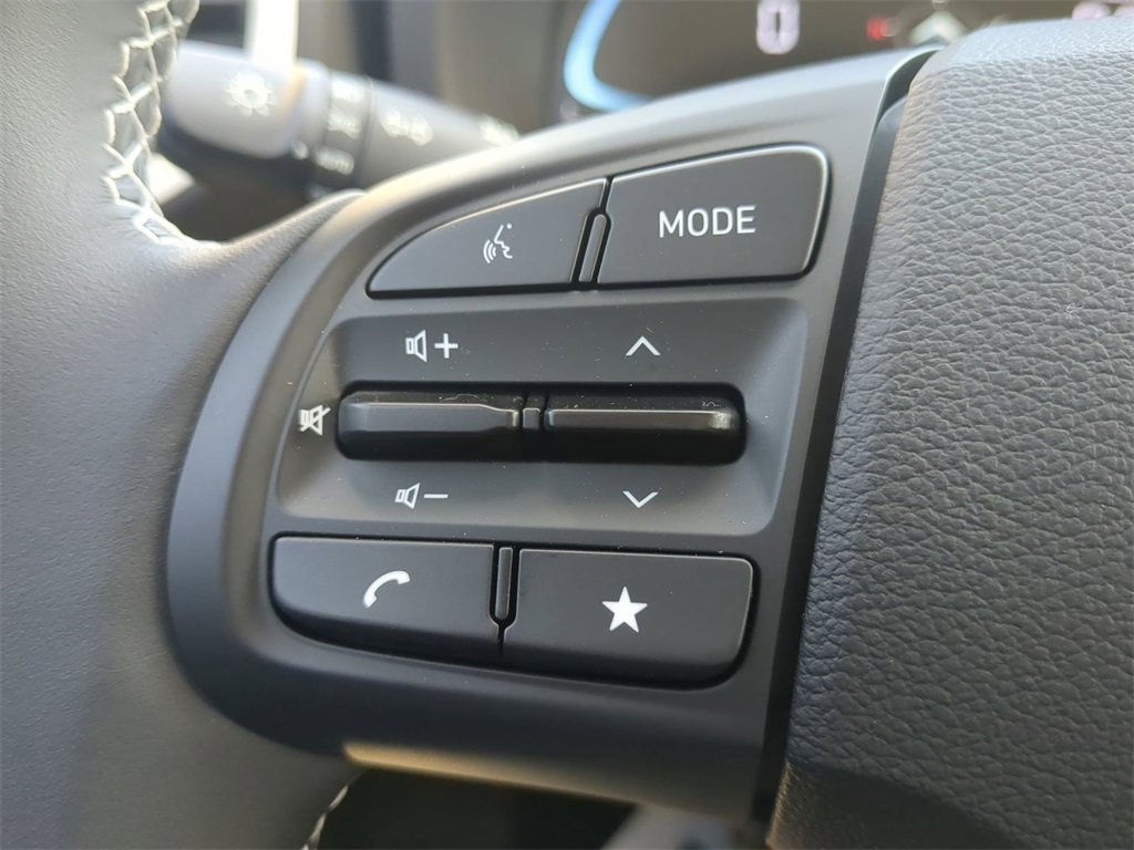 New 2025 Hyundai Venue Limited image 28