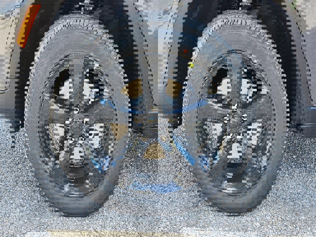 New 2025 Jeep Grand Cherokee Altitude image 7