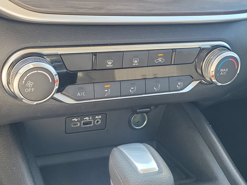Used 2025 Nissan Altima 2.5 SV FWD image 30