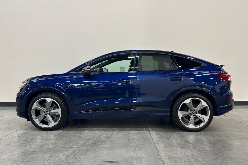 Used 2025 Audi Q4 e-tron Premium Plus AWD/4WD image 7