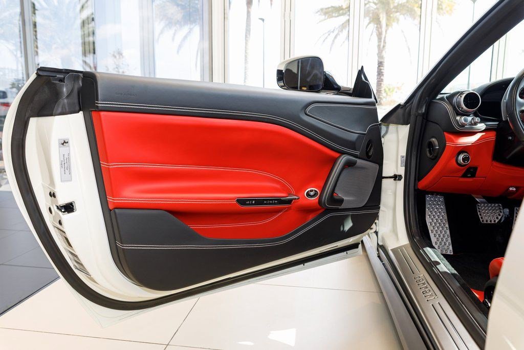 Used 2019 Ferrari GTC4Lusso image 28