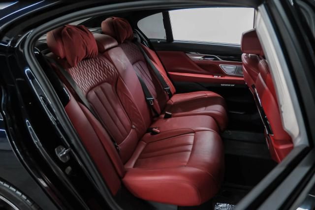 Used 2018 BMW M760i xDrive image 39